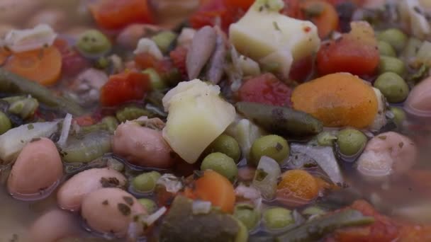 Σούπα Λαχανικών Minestrone Περιστρέφεται Πικάπ Κοντινό Πλάνο — Αρχείο Βίντεο