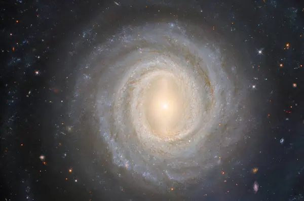 stock image Bright spiral galaxy NGC 3783.