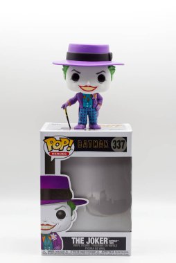 Bologna - İtalya - 29 Nisan 2025: Funko Pop 'un Joker koleksiyonluk plastik figür filmi.