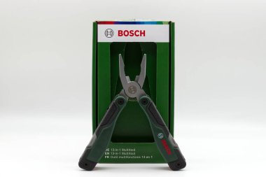 Bologna - İtalya - 16 Mayıs 2025: Bosch çoklu aracı beyaz arkaplanda izole edildi.