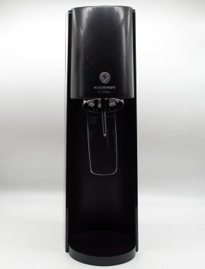 Bologna - İtalya - 4 Haziran 2025: Sodastream E-TERRA otomatik parlayan su makinesi.