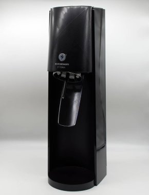 Bologna - İtalya - 4 Haziran 2025: Sodastream E-TERRA otomatik parlayan su makinesi.