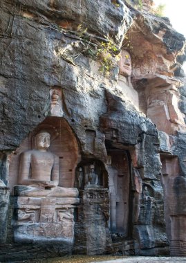 Gwalior 'daki Jain tapınağında Buda heykeli, Madhya Pradesh, Hindistan.