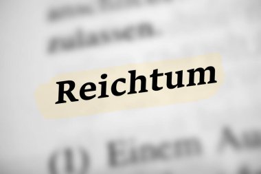 Zenginlik - siyah beyaz metin - Almanca metin