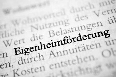 Ev sahipliği tanıtımı - Almanca metin sözcüğü siyah-beyaz