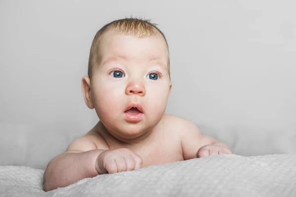Nyfödda Barn Månader Gamla Med Atopisk Dermatit Närbild Porträtt Barnomsorg — Stockfoto