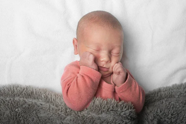 Recém Nascido Dormir Perto Conceito Cuidado Bebê — Fotografia de Stock