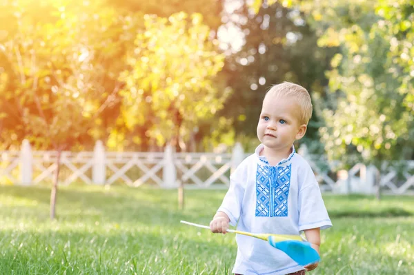 Toddler Boy Ukraina Vyshyvanka Musim Panas — Stok Foto
