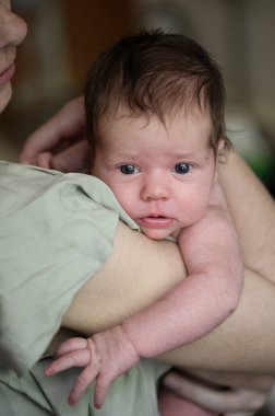 Anne ve yeni doğan bebek arasındaki hassas an..