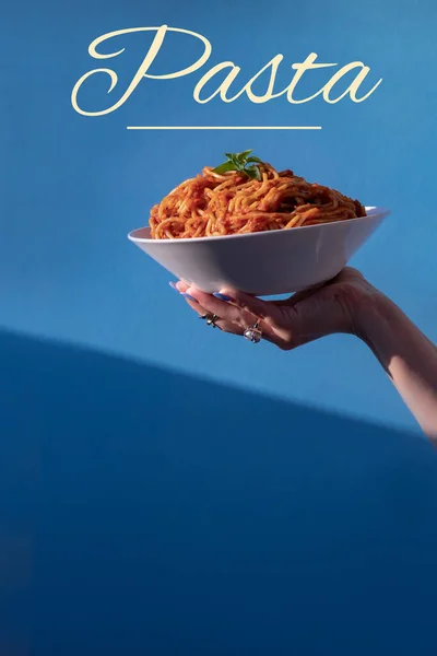 Female Hand Holding Plate Spaghetti Pasta Tomato Sauce White Plate — Stock Photo, Image