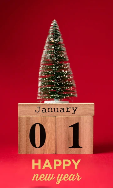 Деревянный Календарь Датой Первого Января Рождественской Елкой Словами Новым Годом Стоковая Картинка