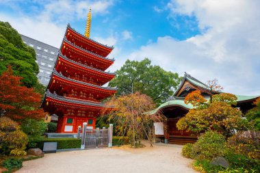 Tochoji Temple located in Hakata district. First built by Kobo Daishi by the sea, moved to current place by Kuroda Tadayuki, designated a historical site by Fukuoka City