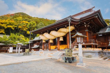 Miyajidake Shrine is primarily dedicated to Empress Jingu, home to five-ton sacred straw rope and attracts over 2 million worshippers a year