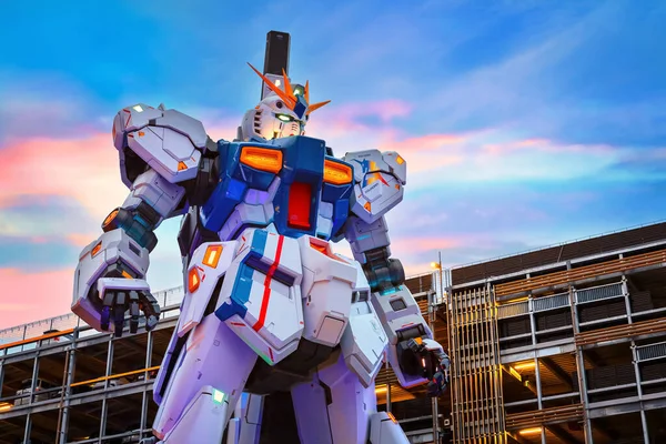 Fullsize Mobile Suit Gundam In Odaiba Tokyo Stock Photo - Download Image  Now - Gundam, Anniversary, Architecture - iStock