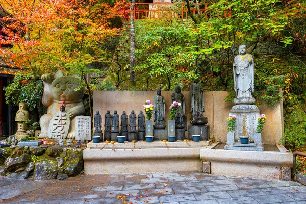 Храм Нанзоин Фукуоке Является Домом Огромной Статуи Склоняющегося Будды Нехандзо — стоковое фото