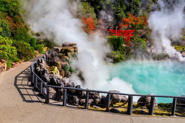 在Oita的Beppu Umi Jigoku温泉 这个城镇以温泉而闻名 它有8个主要的地热热点 被称为 别府八层地狱 — 图库照片