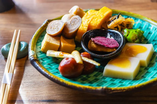 Set Piatti Tradizionali Giapponesi Serviti Tavolo — Foto Stock