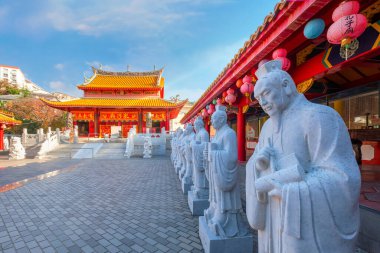 Konfüçyüs Tapınağı (Koshi-byo) 1893 yılında Nagasaki 'nin Çin cemaati tarafından Japonya' daki saygıdeğer Çinli filozof Konfüçyüs 'e ithaf edilmiştir.