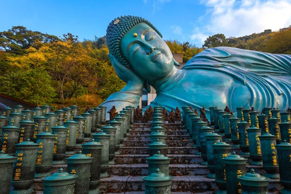 Nanzoin Tempel Fukuoka Japan Thuisbasis Van Een Enorm Standbeeld Van — Stockfoto