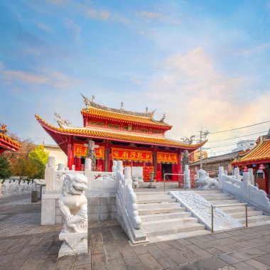 Konfüçyüs Tapınağı (Koshi-byo) 1893 yılında Nagasaki 'nin Çin cemaati tarafından Japonya' daki saygıdeğer Çinli filozof Konfüçyüs 'e ithaf edilmiştir.