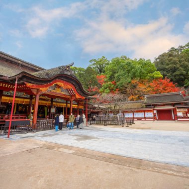 Fukuoka, Japonya - 30 Kasım 2022: Heian Dönemi bilgini ve politikacısı Sugawara Michizane 'nin ruhuna adanmış Dazaifu Tenmangu shgrine