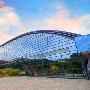 Kyushu Ulusal Müzesi 2005 yılında açıldı, Tokyo, Kyoto ve Nara Ulusal Müzeleri 'ne katılarak ülkenin sadece dördüncü ulusal müzesi oldu.