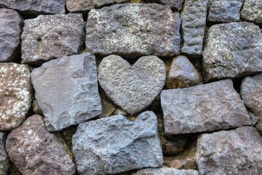 Japonya, Nagasaki 'deki Meganebashi Köprüsü' nde Güzel Taş Kalp Şekli