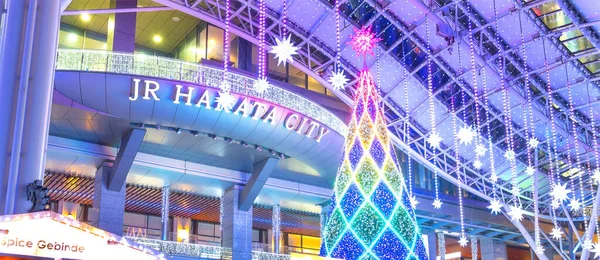 Fukuoka Noel Pazarı ve JR Hakata istasyonundaki aydınlanma Japonya 'nın en büyük Noel pazarlarından biridir..