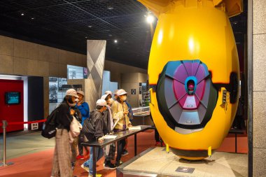 Nagasaki, Japonya - 29 Kasım 2022 Nagasaki Atom Bombası Müzesi, Nagasaki 'nin bombalanmasıyla ilgili fotoğraflar, kalıntılar ve belgeler sergilenmektedir.