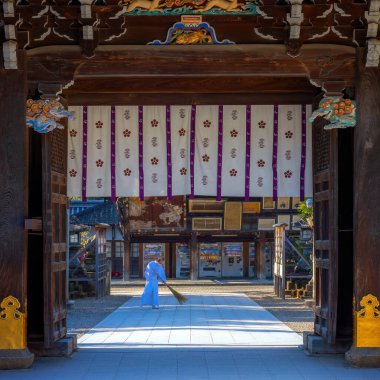 Kyoto, Japonya - 29 Mart 2023: Kitano Tenmangu Tapınağı, Japonya 'da Sugawara Michizane' ye adanmış birkaç yüz tapınaktan en önemlisidir.