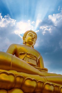 Büyük Oturan Buda Heykeli (Buddha Dhammakaya Dhepmongkol) Bangkok, Tayland 'daki Wat Paknam Phasi Charoen (tapınak)