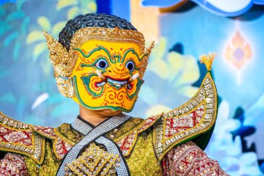 Bangkok, Tayland - 20 Nisan 2024: Khon Maskeli Dans, Tayland sanatları dans ve müziğinin bir karışımıdır. 2018 'de İnsanlığın Soyut Kültürel Mirası' nın UNESCOs Temsilciler Listesinde yer aldı..