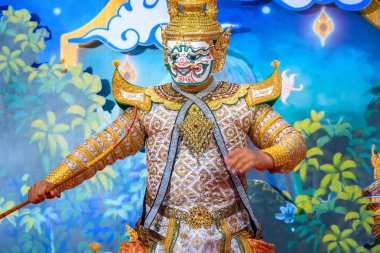Bangkok, Tayland - 20 Nisan 2024: Khon Maskeli Dans, Tayland sanatları dans ve müziğinin bir karışımıdır. 2018 'de İnsanlığın Soyut Kültürel Mirası' nın UNESCOs Temsilciler Listesinde yer aldı..