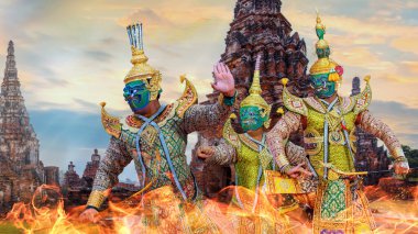Tayland 'daki Khon Maskeli Dansı, UNESCOs Soyut Kültür Mirası ve Chai Wattanaram Tapınağı' ndaki bir savaş alanında alevler yakmak, Tayland, Ayuthaya 'daki UNESCO Dünya Mirası Alanı