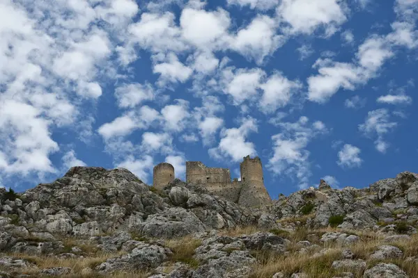 Rocca Caliscio, Abruzzo, İtalya.