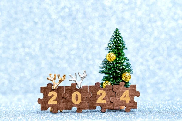 Puzzle Pieces Reading 2024 Toy Christmas Deers Miniature New Year — Stock Photo, Image