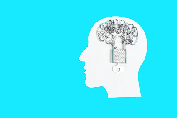 青い上に隔離されたキーパッドロックとチェーンを持つ男性の頭のプロファイル紙のカットアウト 創造心理学関連の概念 — ストック写真