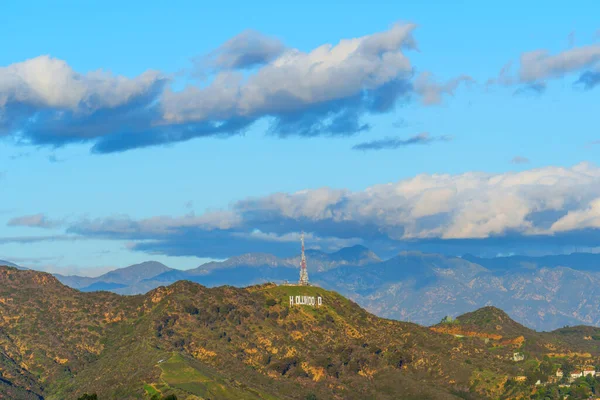 Лос Анджелес Калифорния Января 2023 Отдаленный Вид Голливудских Холмов Облаками — стоковое фото