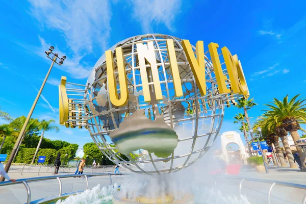 Лос Анджелес Калифорния Января 2023 Universal Studios Hollywood Globe Fountain — стоковое фото