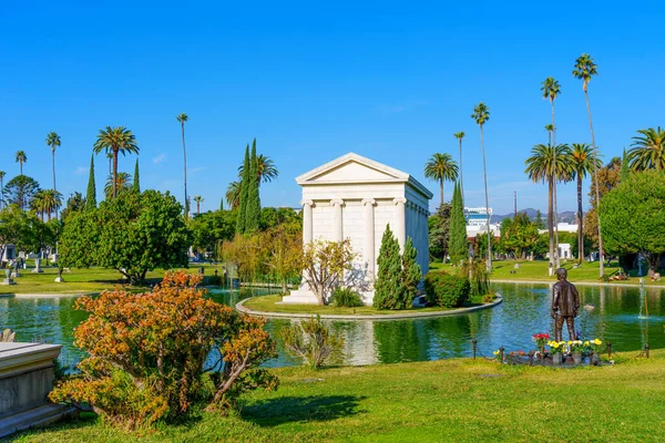 Los Ángeles California Diciembre 2022 Mausoleo Estanque Hollywood Memorial Park — Foto de Stock