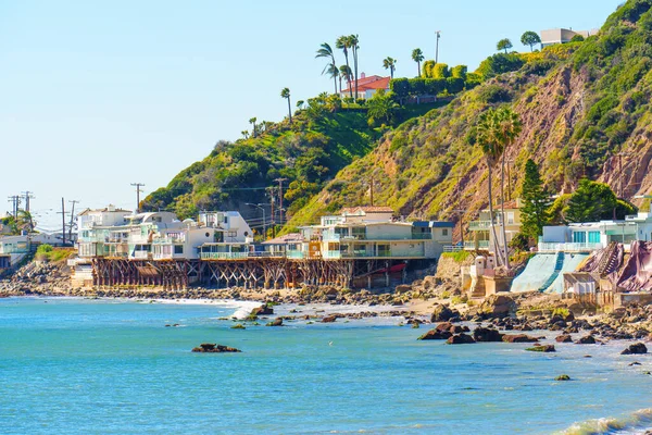 Blick Auf Die Stelzenhäuser Malibu Beach Kalifornien Die Sich Harmonisch — Stockfoto