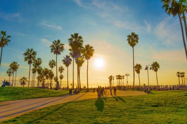 Los Angeles, Kaliforniya - 29 Aralık 2022: Parlak bir Kış Günü Venedik Sahili