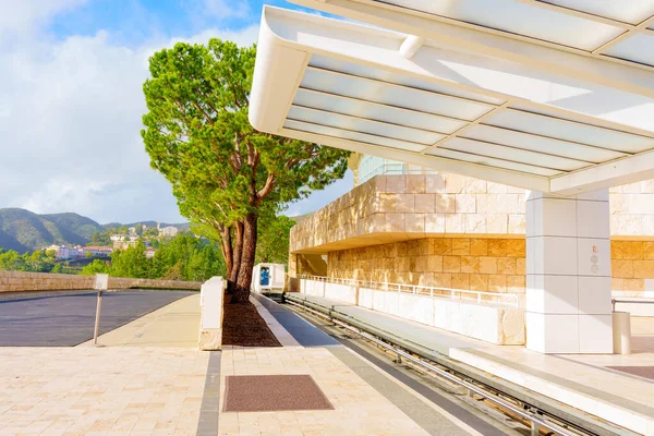 Los Angeles, Kaliforniya 6 Ocak 2023: Getty Center Hovertrain Yukarı İstasyona Geldi