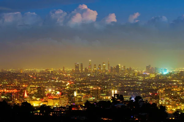 Los Angeles Kalifornia Stycznia 2023 Podświetlone Miasto Pod Nocnym Niebem — Zdjęcie stockowe