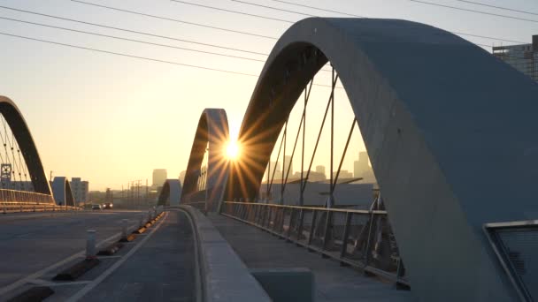 Закат Солнца Светящегося Над Лос Анджелесом Смотровой Площадки Моста Улице — стоковое видео