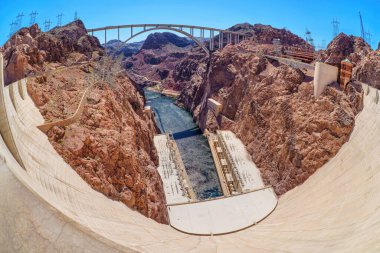 Boulder City, Nevada, 14 Nisan 2024: Hoover Barajı ve Mike OCallaghanPat Tillman Memorial Köprüsü, Küresel Görüş