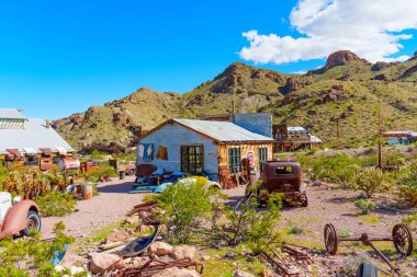 Nelson, Nevada - 15 Nisan 2024: Nelson 'da terk edilmiş bir altın madeninin bölümü