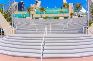 San Diego Kongre Merkezi Merdivenleri ve Palmiye Ağaçları