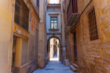 Barselona, İspanya - 16 Temmuz 2024: Barcelona 'nın Antika Caddelerinin Gizli Yolları