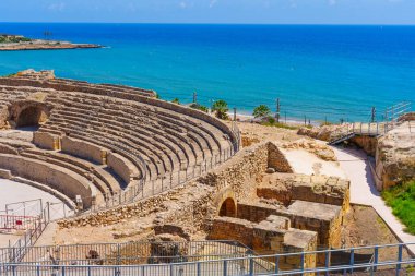 Tarragona 'daki antik kalıntılar kıyı şeridine çarpıcı bir panoramik manzara sağlıyor..